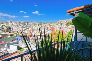 Design Apartment, Balcony, City View | Terrace/patio - Casa Teraluz (Guanajuato)