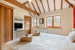 3 slaapkamers, een strijkplank/strijkijzer, gratis wifi, beddengoed