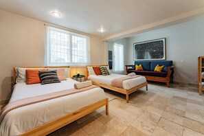 4 Schlafzimmer, Bügeleisen/Bügelbrett, WLAN, Bettwäsche