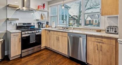 NEW! Charming Belmont Heights Oasis