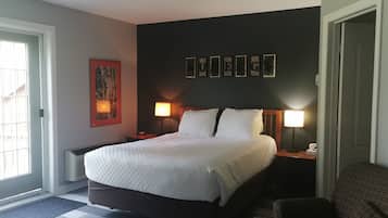 Comfort Room | Desk, laptop workspace, iron/ironing board, travel cot