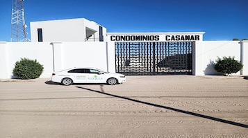 Fachada da propriedade