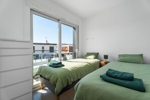 3 bedrooms, iron/ironing board, free WiFi, bed sheets - Villa 'Casa Bos Palm Tree  with Pool' with Private Pool, Wi-Fi and Air Conditioning (Gran Alacant)