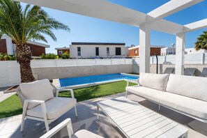 Pool - Villa 'Casa Bos Palm Tree  with Pool' with Private Pool, Wi-Fi and Air Conditioning (Gran Alacant)