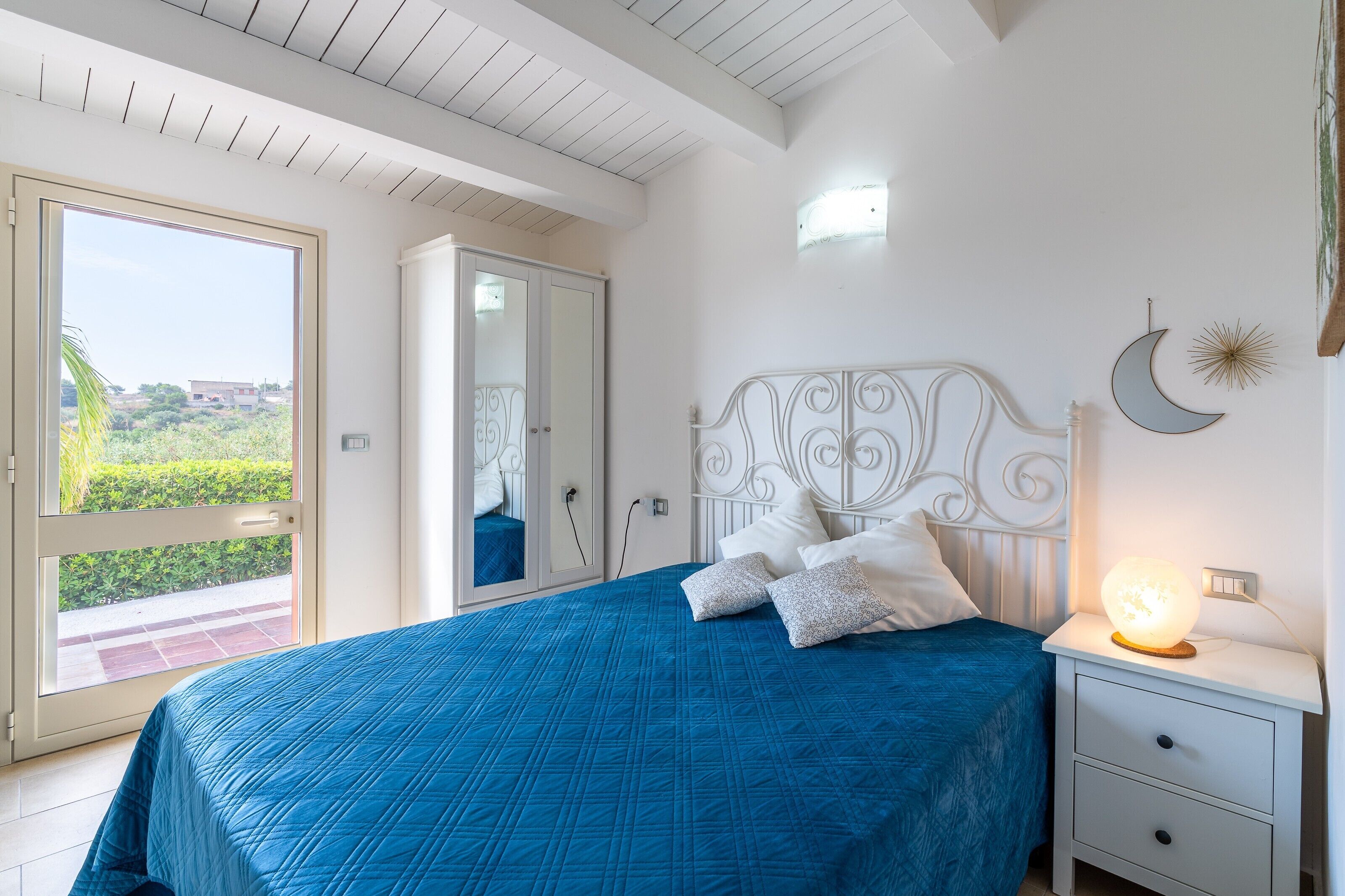 1 camera, Wi-Fi gratuito, lenzuola