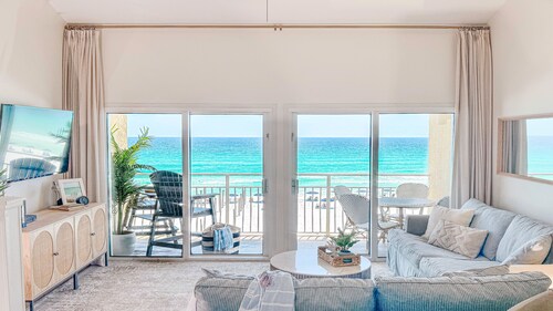 CRYSTAL SANDS, 2 BR, Gulf Front, Renovated, Beach Service, Pool, Grill