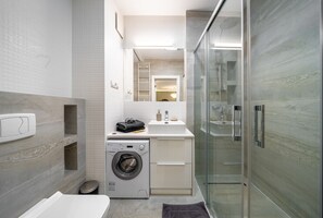 Sèche-cheveux, serviettes fournies