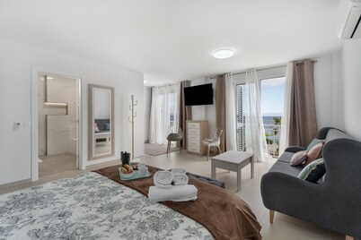 Vacation Villa 'Atlantico' with Sea View, Wi-Fi and Air Conditioning