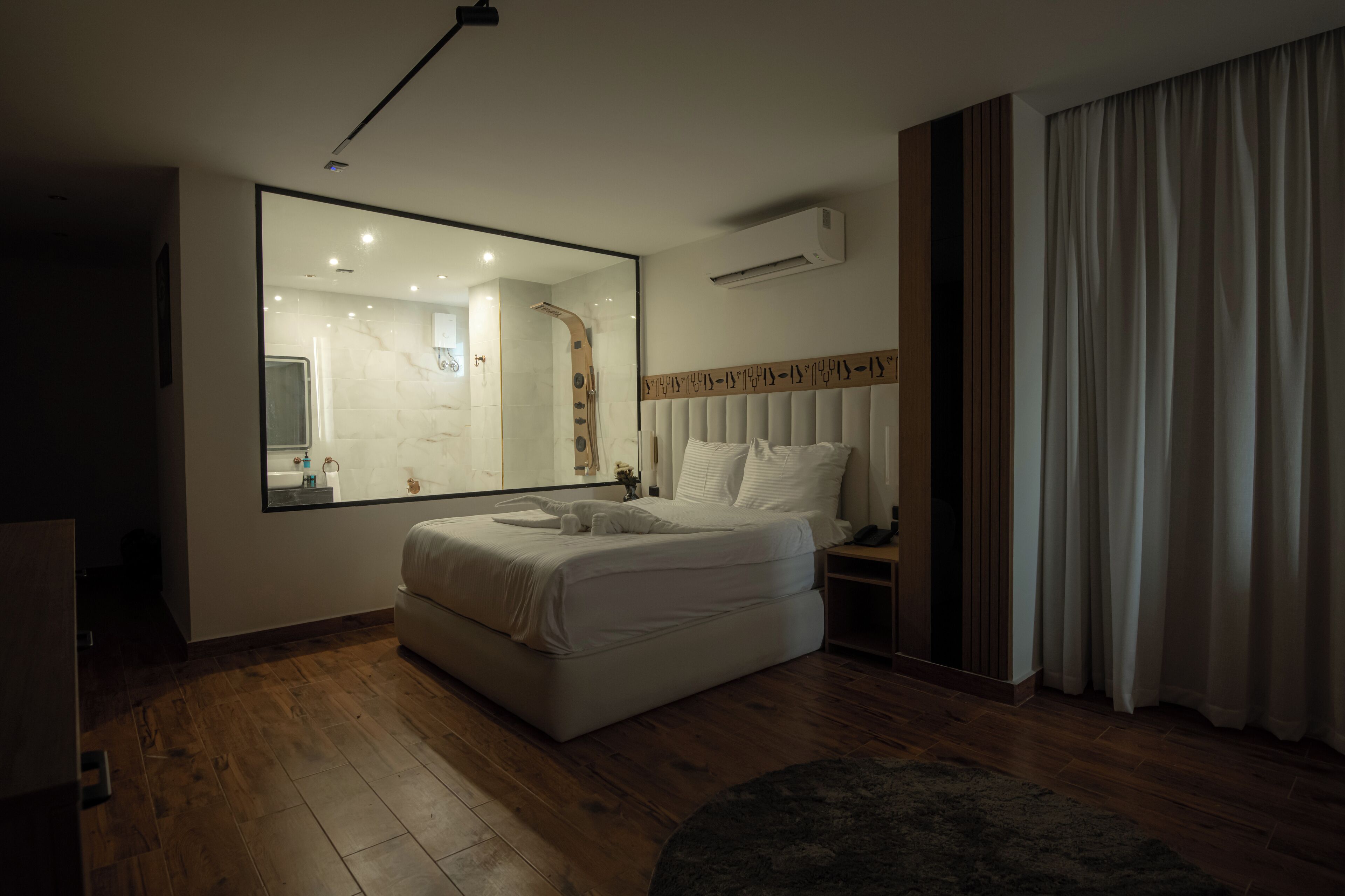 Photo - Superior Pyramids Inn