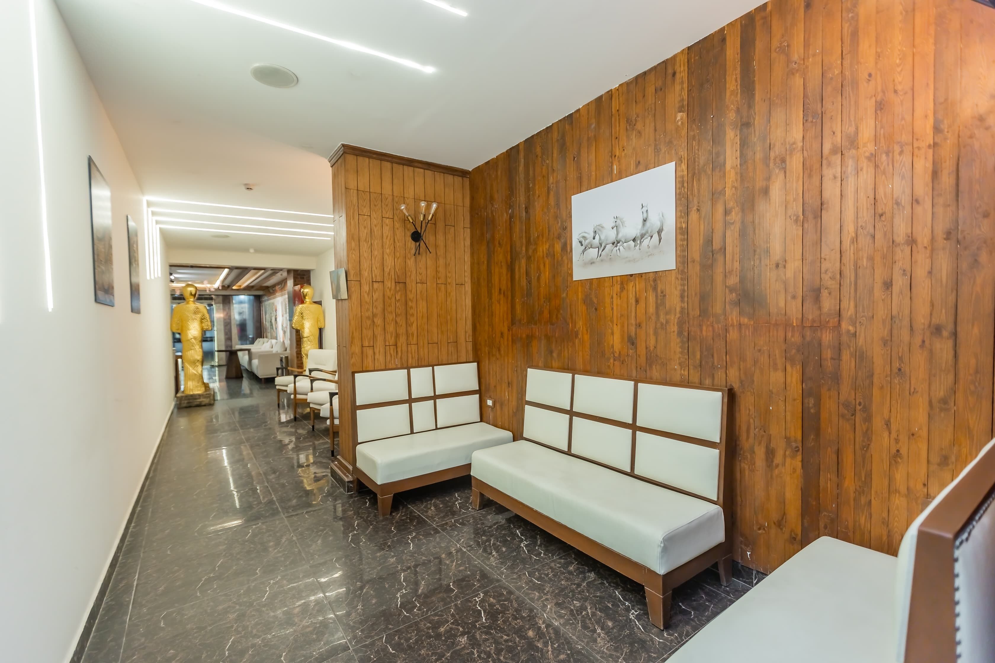 Photo - Superior Pyramids Inn