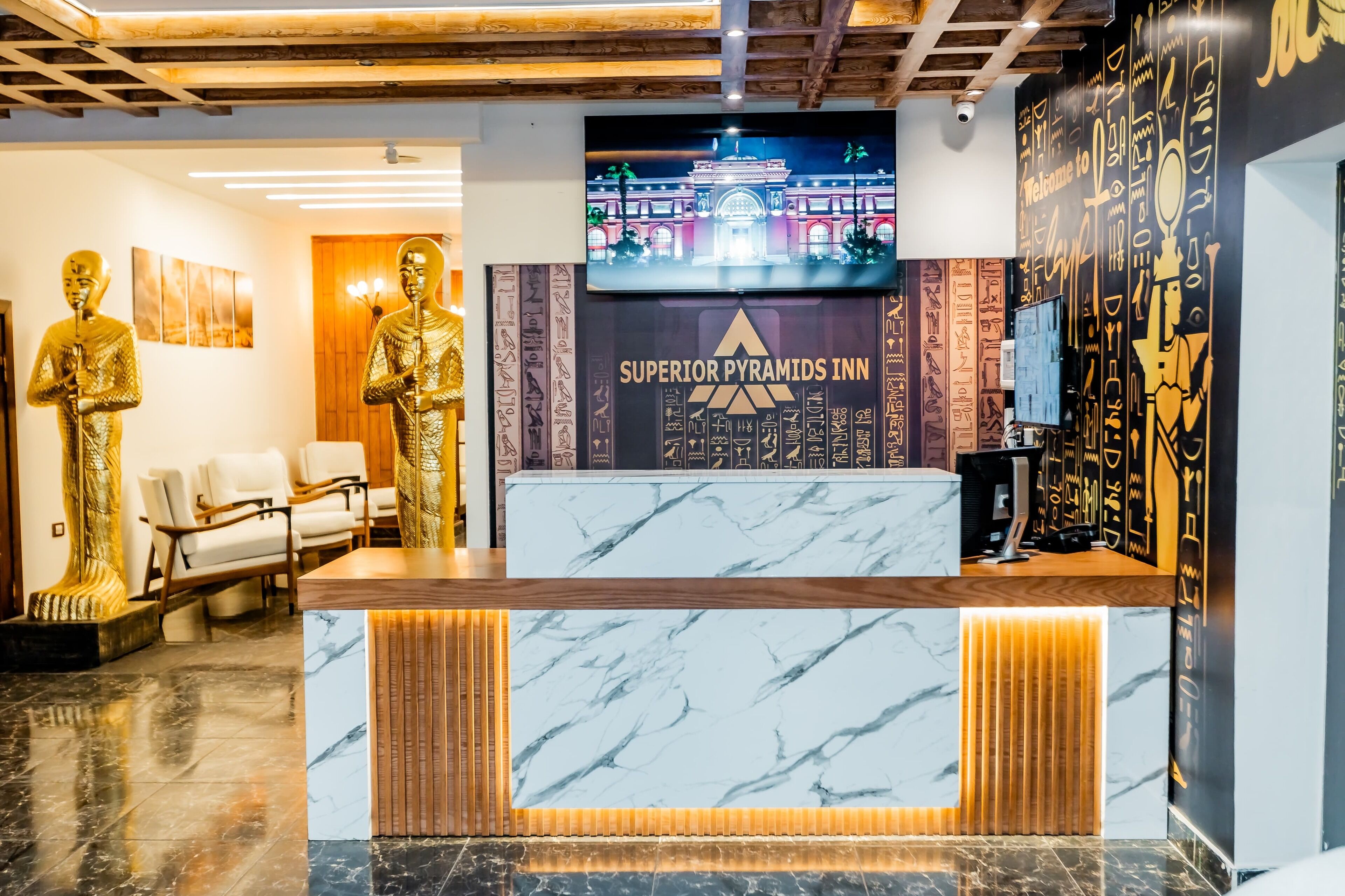 Photo - Superior Pyramids Inn