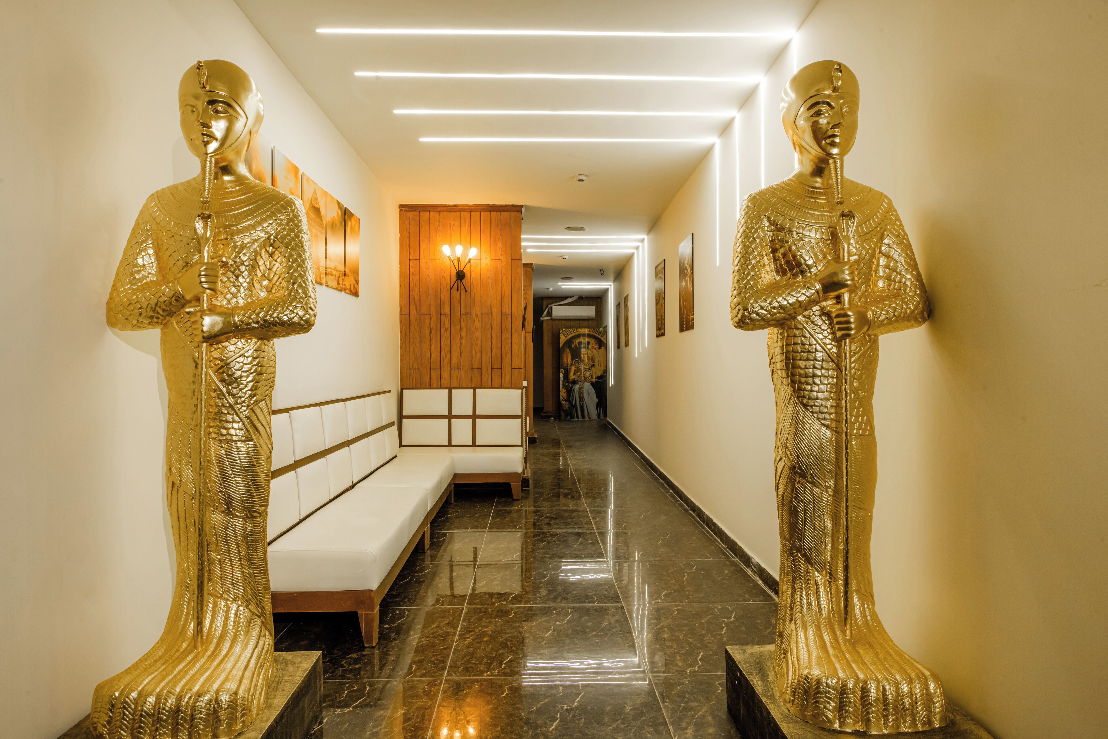 Photo - Superior Pyramids Inn