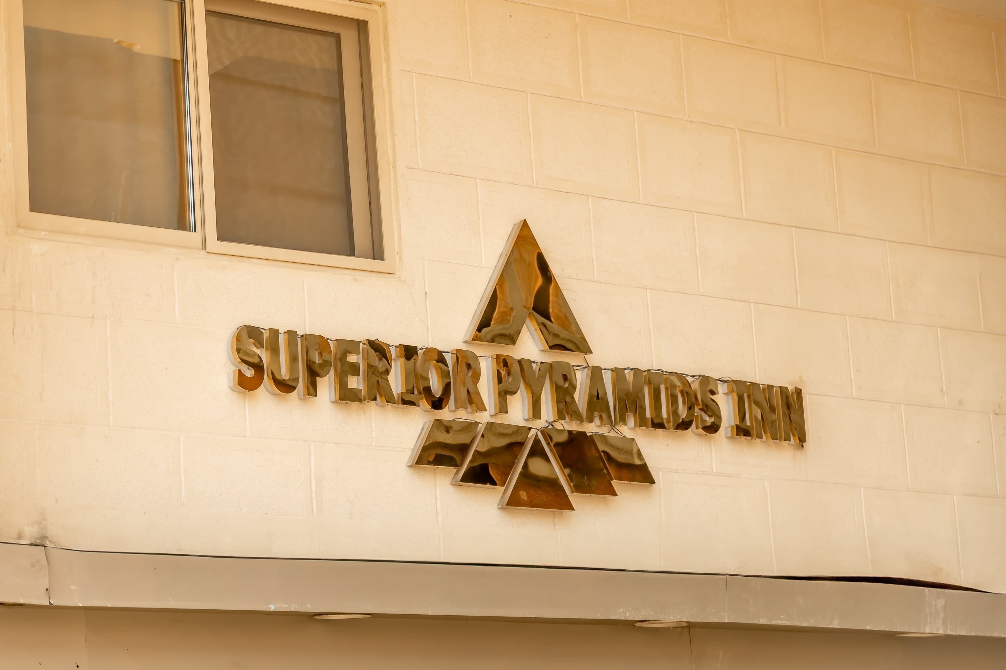 Photo - Superior Pyramids Inn