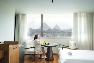 Luxury Room, Mountain View | Egyptian cotton sheets, premium bedding, pillowtop beds, minibar