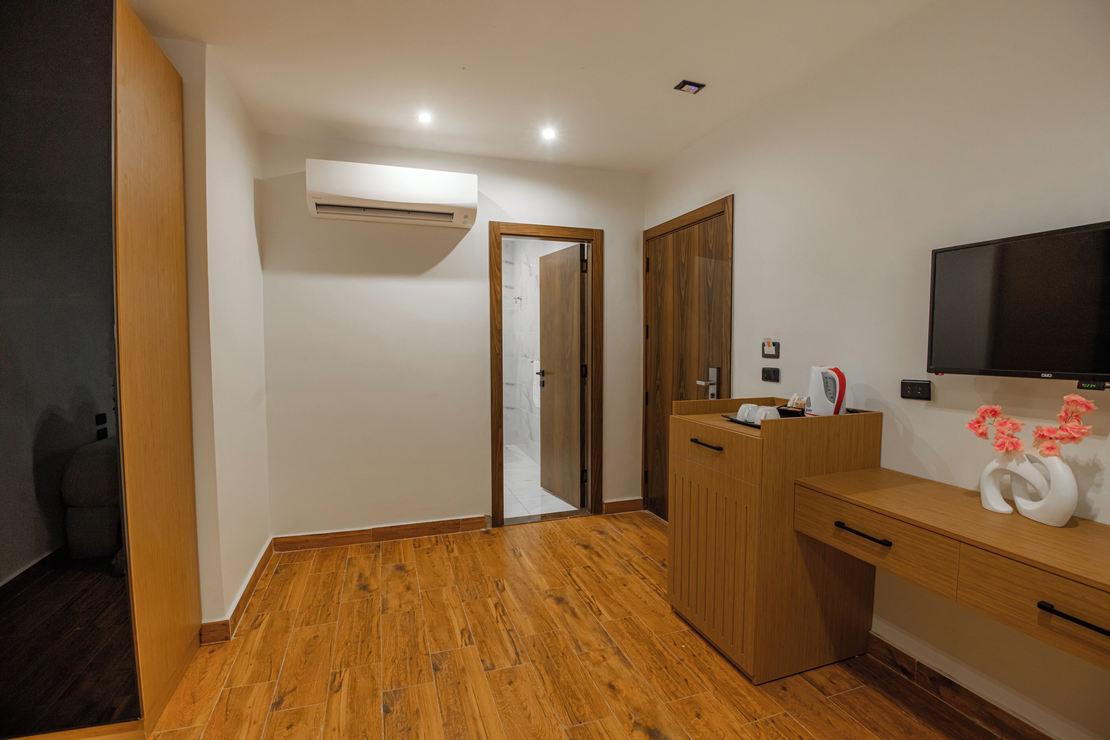 Photo - Superior Pyramids Inn