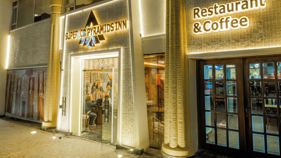 Superior Pyramids INN