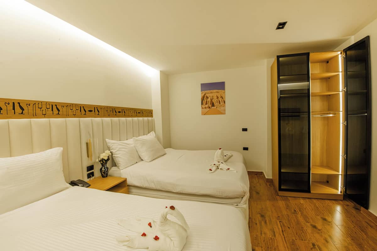 Egyptian cotton sheets, premium bedding, pillow-top beds, in-room safe