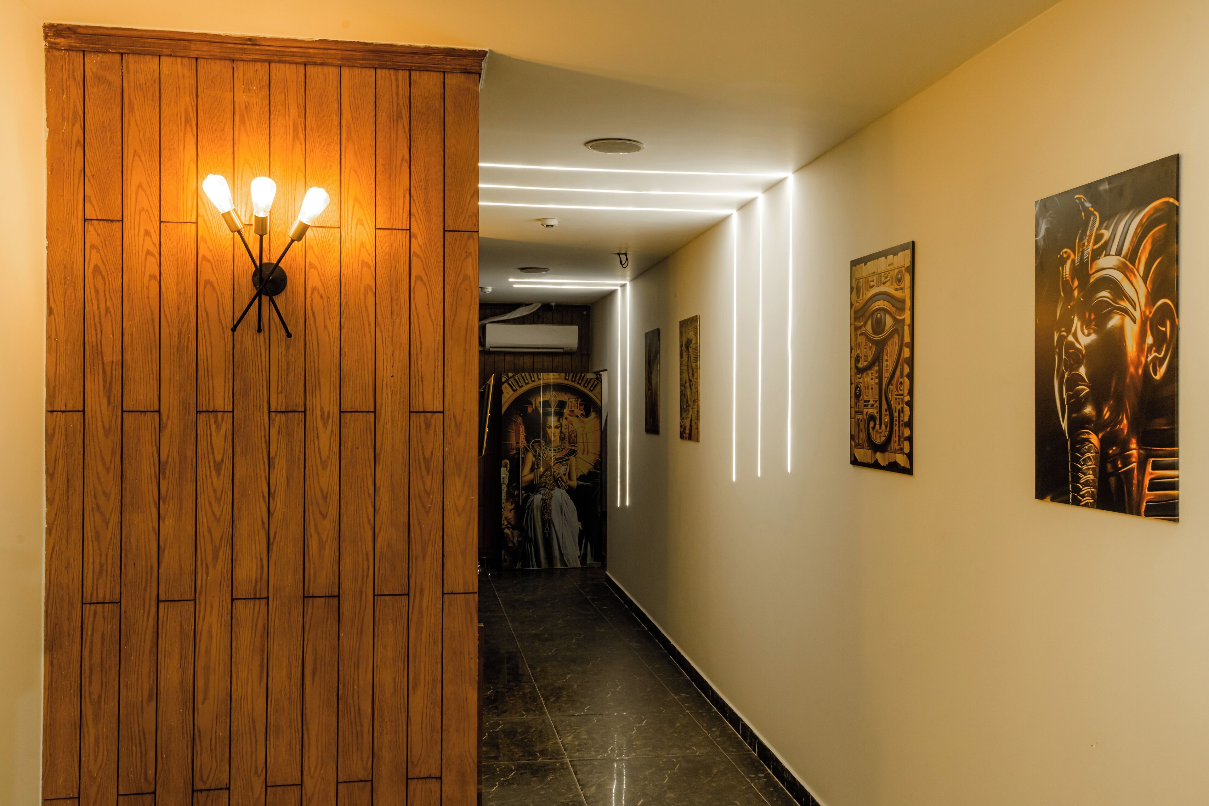 Photo - Superior Pyramids Inn