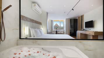 Deluxe suite with pyramids view/jacuzzi | Sengetøy i egyptisk bomull og sengetøy av topp kvalitet