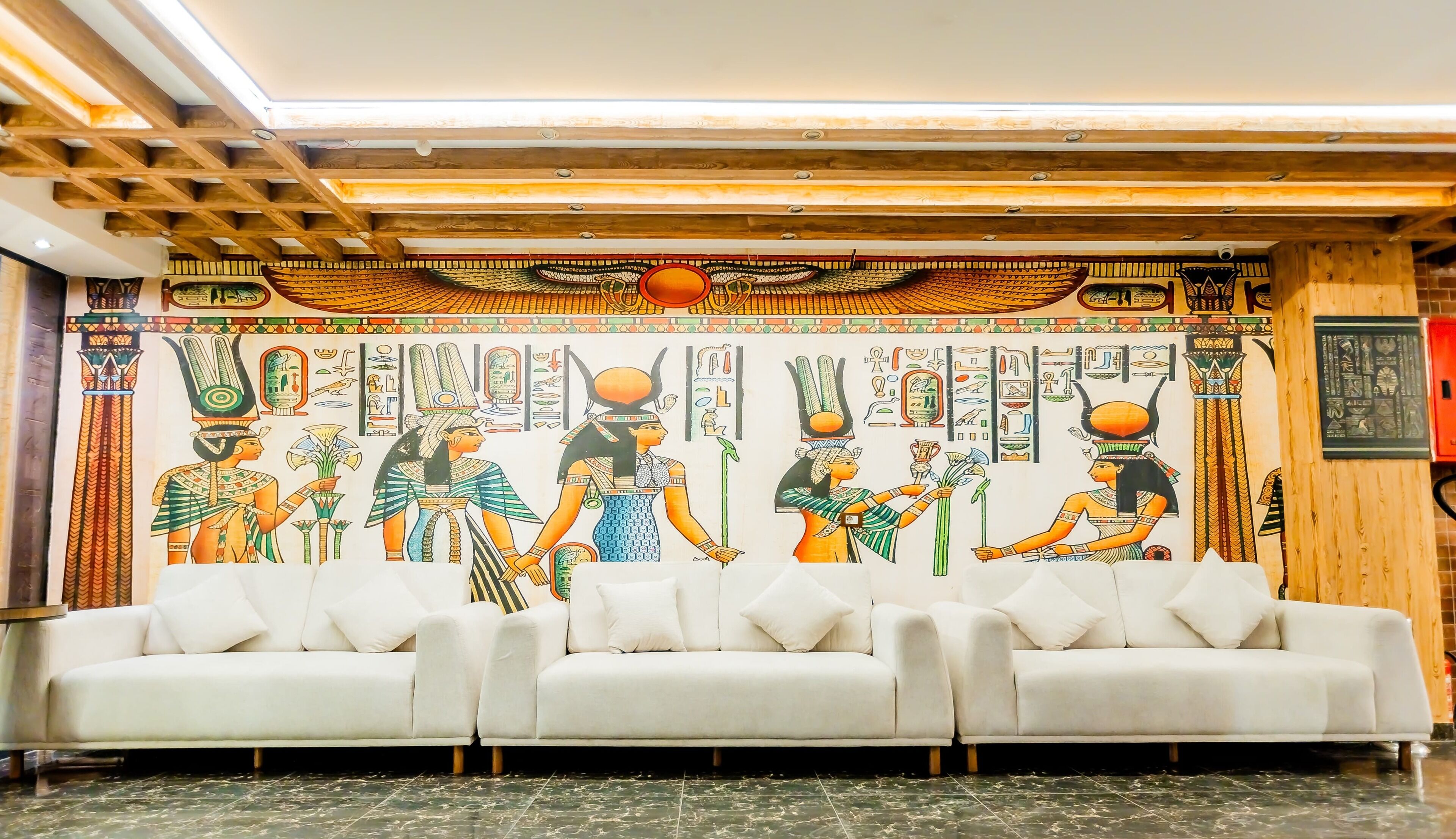 Photo - Superior Pyramids Inn