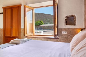 4 habitaciones, tabla de planchar con plancha y wifi gratis 