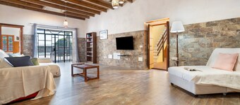 Ferienhaus 'Casa La Caldereta' mit Bergblick, privatem Pool und WLAN