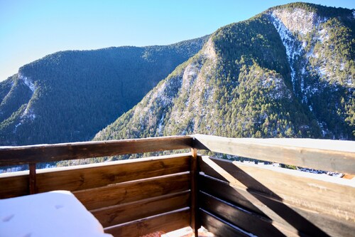  Mountain Gem: Duplex w Views Near the Slopes