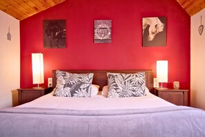 2 bedrooms, iron/ironing board, free WiFi, bed sheets -  Mountain Gem: Duplex w Views Near the Slopes (Mas de Ribafeta)