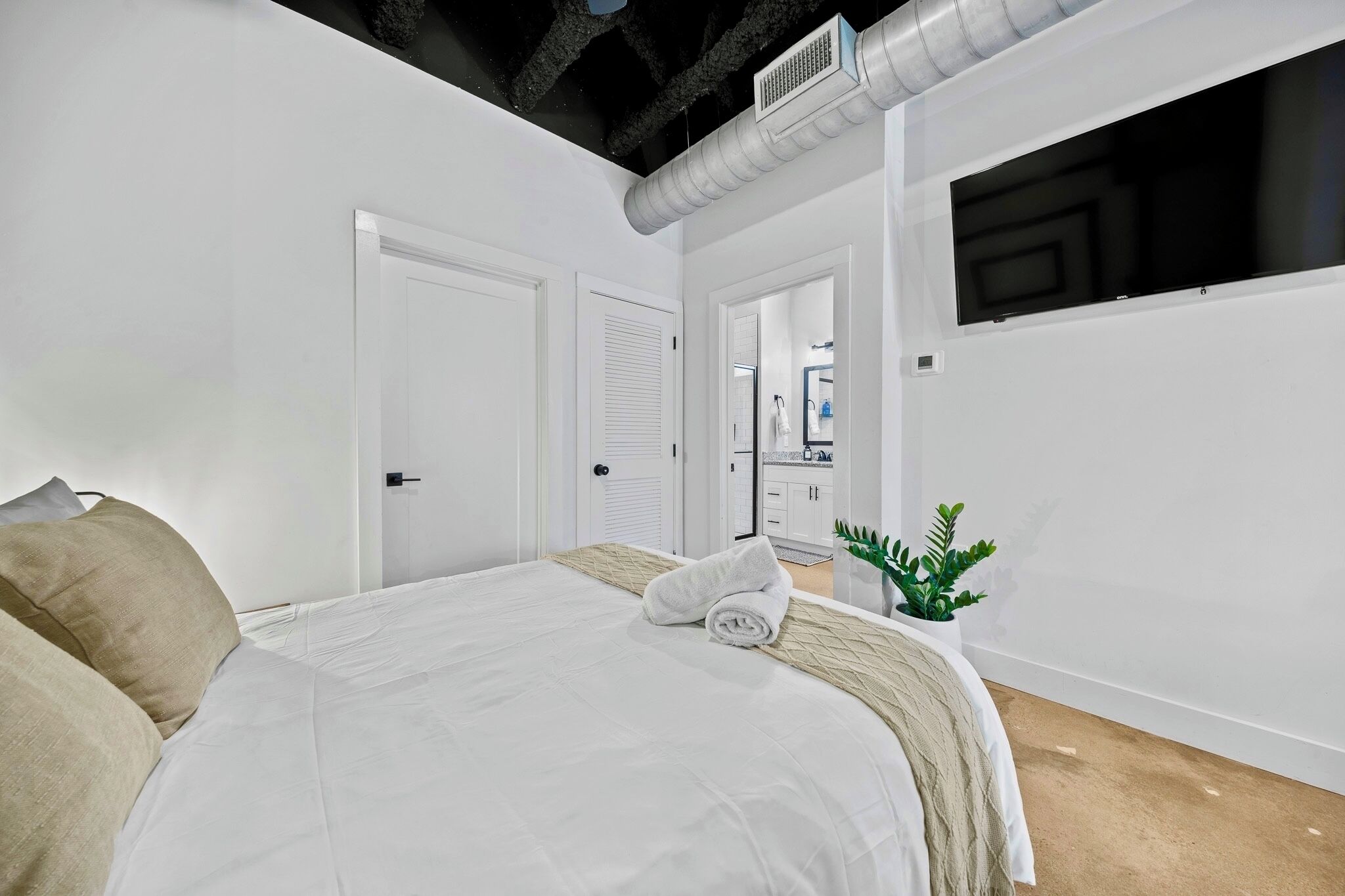 1 chambre, fer et planche à repasser, Wi-Fi gratuit, draps fournis