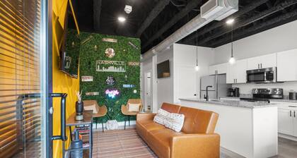A Vibrant & Chic Studio 8 min from Broadway
