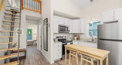 Modern, Fast Wifi, Great Views near Downtown!