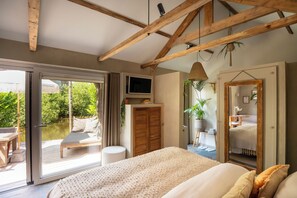 Superior-Ferienhütte, Terrasse | 1 Schlafzimmer, laptopgeeigneter Arbeitsplatz, kostenloses WLAN