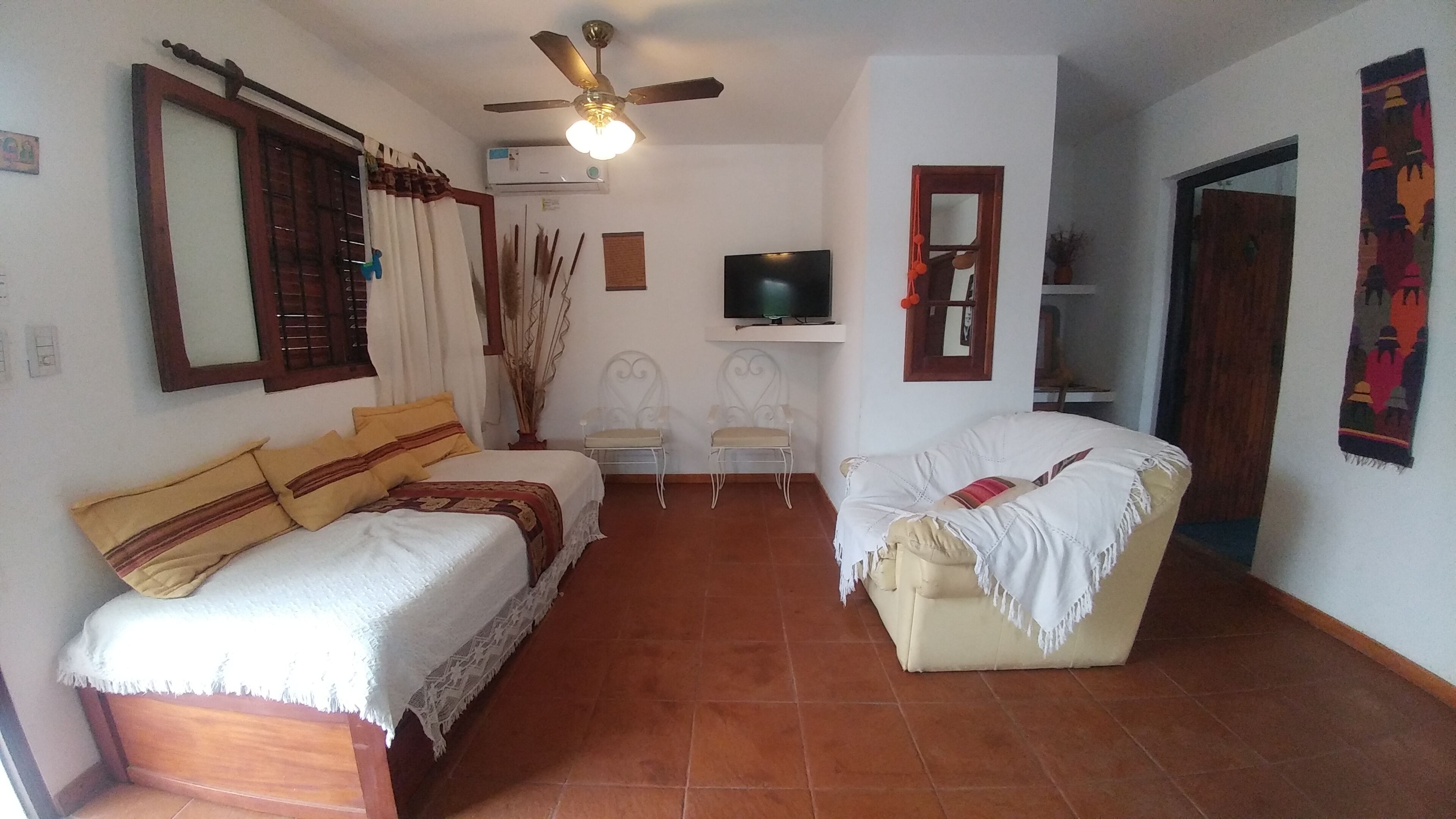 Appartamento Deluxe, balcone, vista collina | Area soggiorno