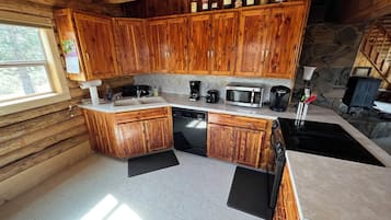 KĂŒhlschrank, Mikrowelle, Ofen, Herdplatte