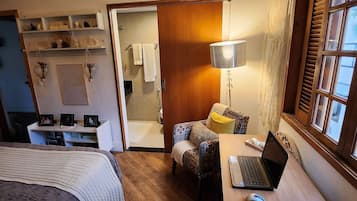 1 bedroom, iron/ironing board, internet, bed sheets