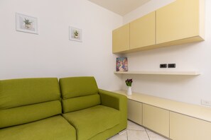 Interior - ‘Little Corner of Tranquillity’ with Private Garden and Wi-Fi (Poggibonsi)