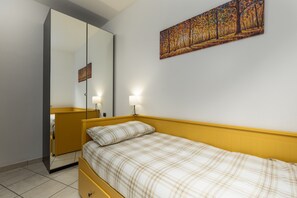 2 bedrooms, free WiFi, bed sheets - ‘Little Corner of Tranquillity’ with Private Garden and Wi-Fi (Poggibonsi)