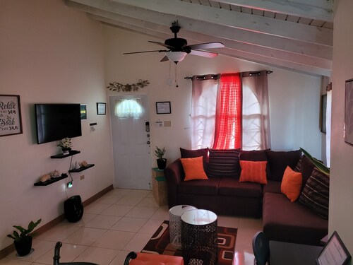 beautiful 2B/2B is located in a gated community in Coral Springs Vallage.