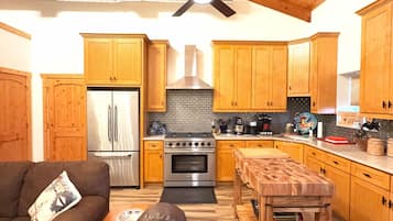 Microwave, oven, stovetop, coffee/tea maker