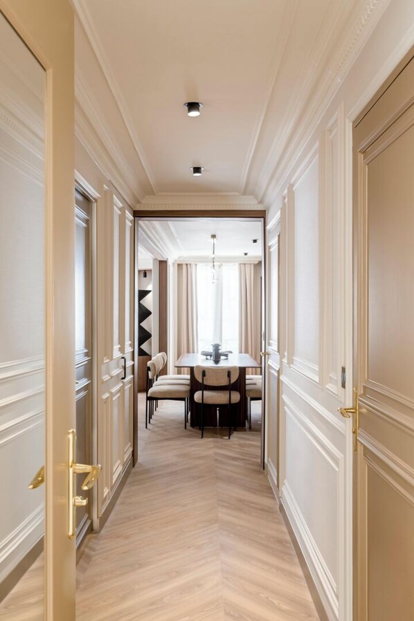 Interior - Merveil - Signature Suite - Opera - Bateliere (Paris)