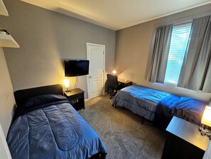 3 bedrooms, desk, iron/ironing board, free WiFi