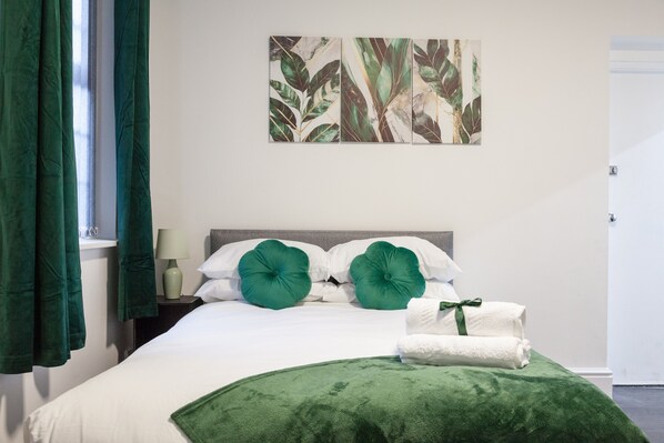 1 chambre, fer et planche Ă repasser, Wi-Fi gratuit, draps fournis