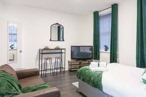 1 chambre, fer et planche à repasser, Wi-Fi gratuit, draps fournis