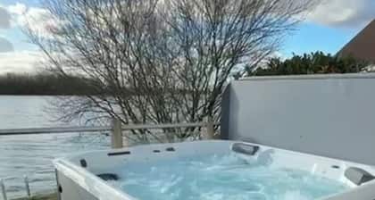 Lake Access, Hot Tub, 4+MBed, 3Bth, Landings, Cotswolds Water Park, Sth Cerney