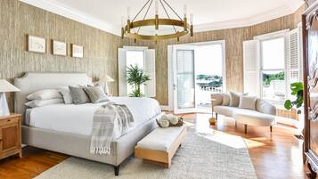 6 bedrooms, desk, iron/ironing board, WiFi