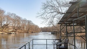 Terrace/patio - Little Red River Retreat at Dripping Springs Access (Pangburn)