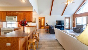 Interior - Little Red River Retreat at Dripping Springs Access (Pangburn)