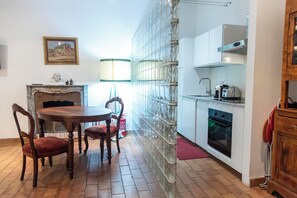 Fridge, oven, stovetop, dishwasher - Jacopo Monti - 2 bedrooms with ansuite bathrooms (Roma)