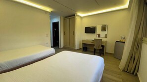 1 bedroom, in-room safe, desk, iron/ironing board