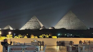 Outdoor dining - Sons of the Sphinx (Al Haram)